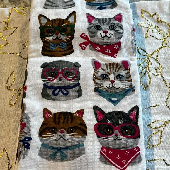 NEW HUMANE SOCIETY Cotton Set Of 2
Dapper Kitty Heads Kitchen Towels - Picture 5 of 7